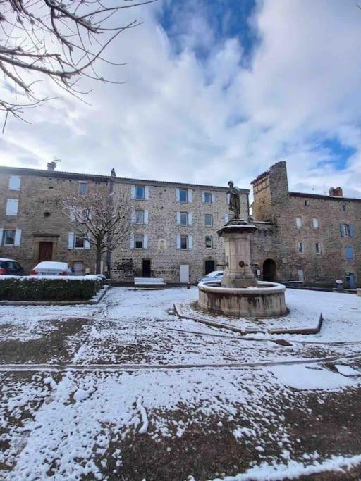Logement Moderne Au Coeur Du Village Saint-Georges-de-Luzençon Zewnętrze zdjęcie